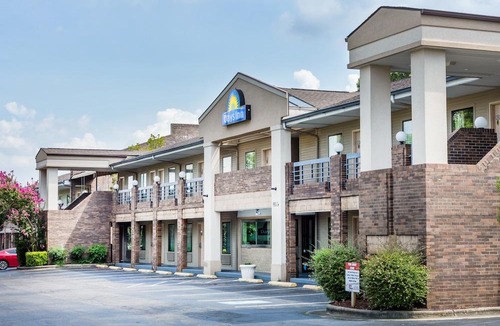 Northwest Raleigh Hotel | Days Inn by Wyndham Raleigh Glenwood-Crabtree