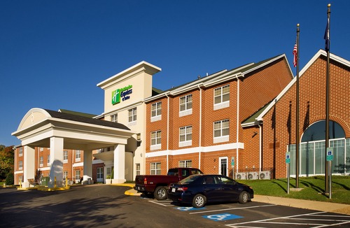 Lakeview Hotel | Holiday Inn Express & Suites Manassas, an Ihg Hotel