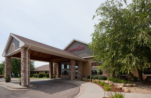 Shakopee Hotel | AmericInn by Wyndham Shakopee Near Canterbury Park
