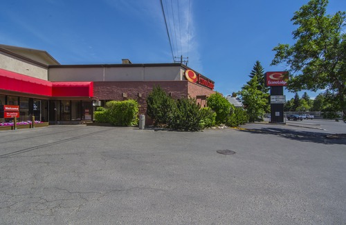 Banff Trail Hotel | Econo Lodge Motel Village