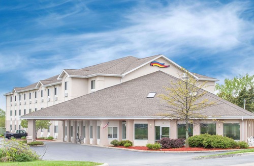 Freeport Hotel | Baymont by Wyndham Freeport
