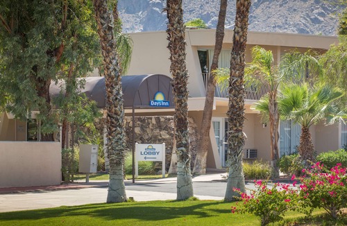 Little Tuscany Hotel | Days Inn by Wyndham Palm Springs