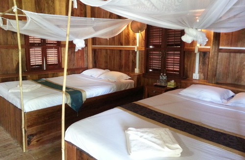 Krong Kaeb Hotel | Bird of Paradise Bungalows