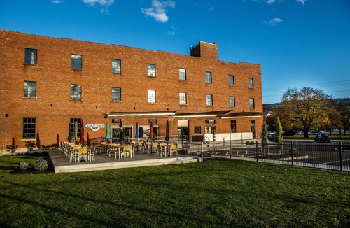 Pulaski Hotel | Jackson Park Inn, Ascend Hotel Collection