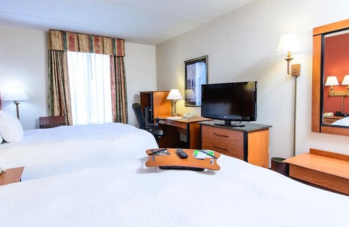 Pearland Hotel | Hampton Inn Houston-Pearland, TX