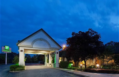 Racine Hotel | Ramada by Wyndham Beaver Falls