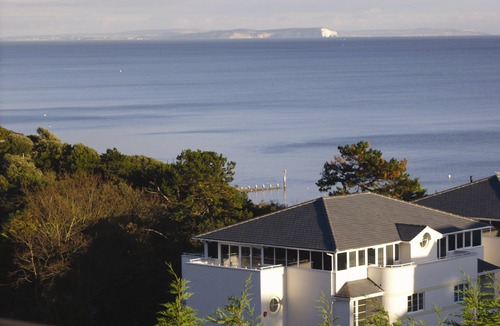 Westbourne Hotel | The Riviera Hotel & Holiday Apartments Alum Chine