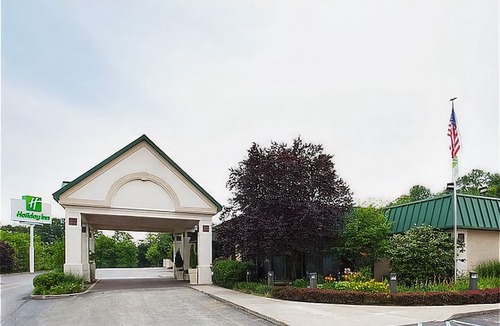 Racine Hotel | Ramada by Wyndham Beaver Falls
