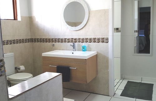 Milnerton Hotel | 7 on Disa Self-Catering Accommodation