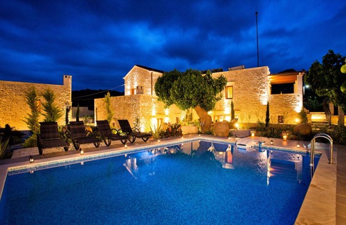 Argyroupoli Hotel | Arcus Suites