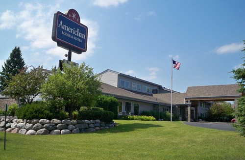 Rhinelander Hotel | AmericInn by Wyndham Rhinelander