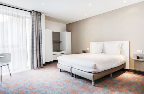 Le Bourg - Gare De Vaise Hotel | Hotel ParkSaône