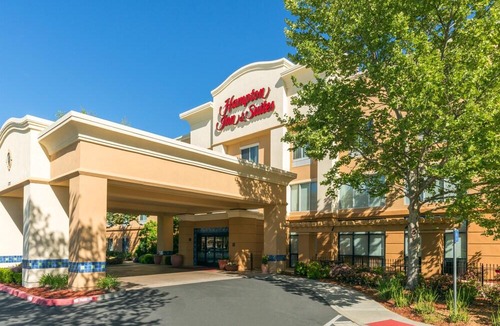Yuba City Hotel | Hampton Inn & Suites Yuba City