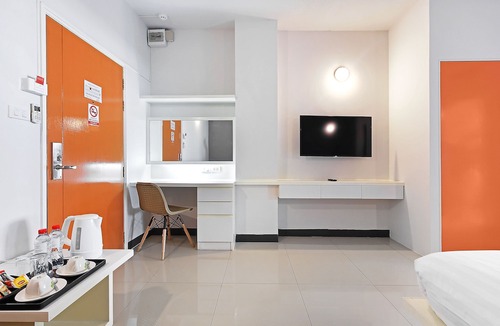 Bang Kaeo Hotel | D Varee Xpress Fullroom 77 Srinakarin