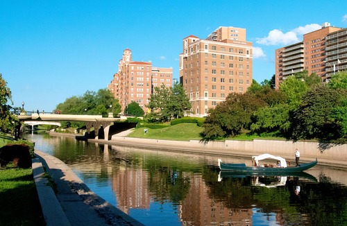 Country Club Plaza Area Hotel | The Raphael Hotel, Autograph Collection