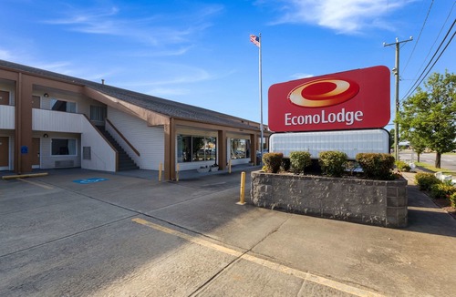 North Camellia Acres Hotel | Econo Lodge Little Creek