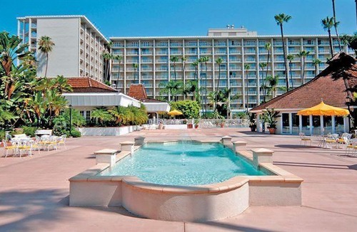 Mission Valley West Hotel | Town and Country San Diego