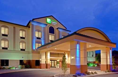 Newton Hotel | Holiday Inn Express Hotel & Suites Newton Sparta, an Ihg Hotel