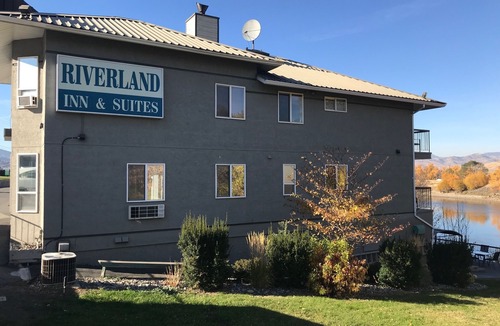 City Centre Hotel | Riverland Inn & Suites