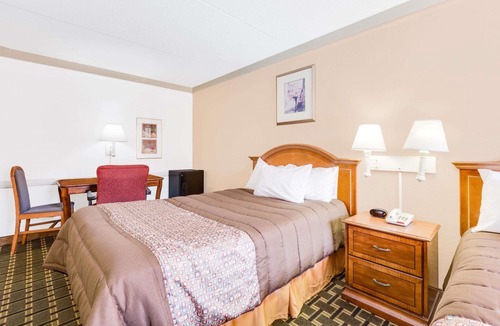 Birmingham Hotel | Days Inn by Wyndham Birmingham/West