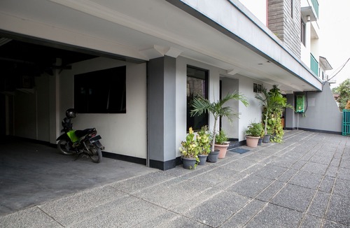 Bandung Hotel | RedDoorz @ Buah Batu