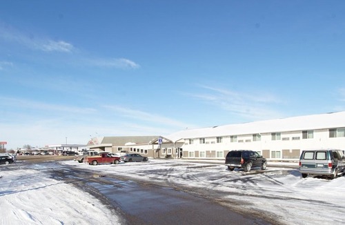 Faribault Hotel | Faribault Hometown Inn & Suites