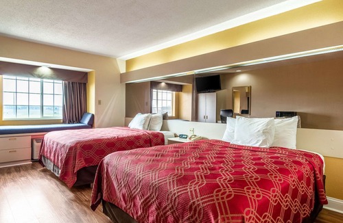Evansville Hotel | Econo Lodge Inn & Suites Evansville