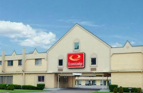 Cortland Hotel | Econo Lodge Cortland