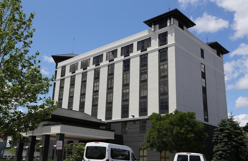 Chelsea Hotel | DoubleTree by Hilton Boston Logan Airport Chelsea