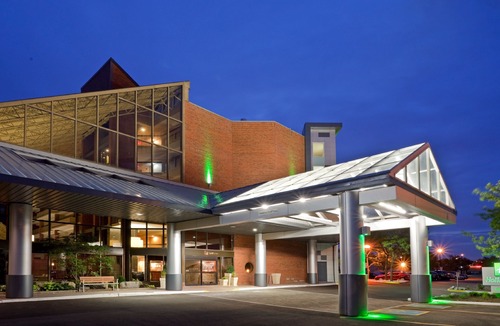 Oakville Hotel | Holiday Inn Oakville Centre, an Ihg Hotel