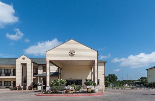 Victoria Hotel | Lone Star Inn and Suites Victoria