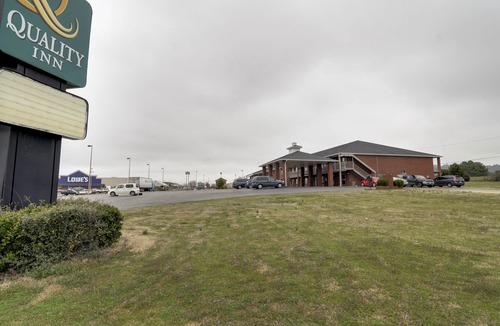 Russellville Hotel | Quality Inn Russellville I-40