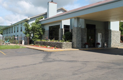Mountain City Hotel | Americourt Hotel