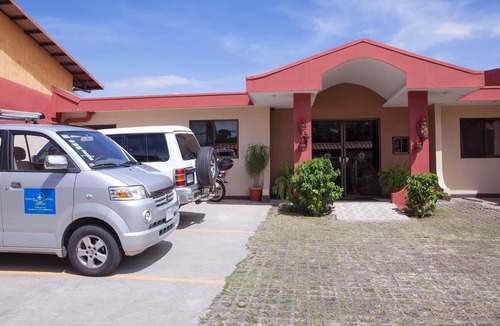 Cacique Hotel | Berlor Airport Inn