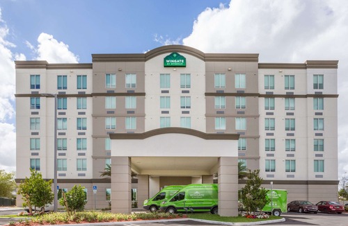 Doral Hotel | Wingate by Wyndham Miami Airport