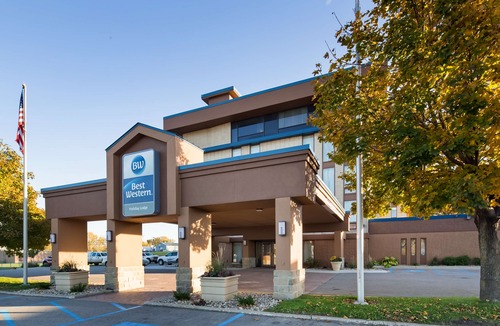Clear Lake Hotel | Best Western Holiday Lodge