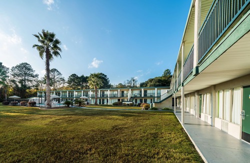 Richmond Hill Hotel | Days Inn by Wyndham Richmond Hill/Savannah