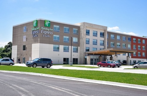Bensenville Hotel | Holiday Inn Express & Suites Bensenville - O'Hare, an Ihg Hotel