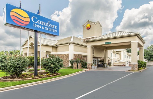 Greenwood Hotel | Comfort Inn & Suites Greenwood Near University