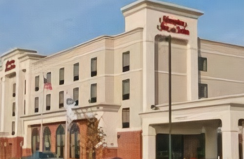 West Newton Hotel | Hampton Inn & Suites Indianapolis-Airport