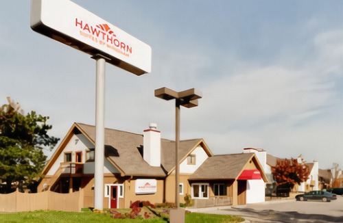 Dayton Hotel | Hawthorn Suites Dayton North