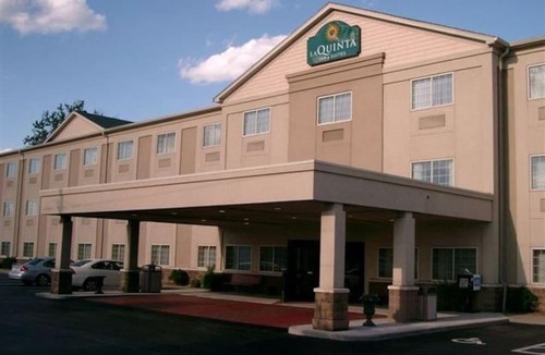 Prestonia Hotel | SureStay Plus by Best Western Louisville Airport Expo
