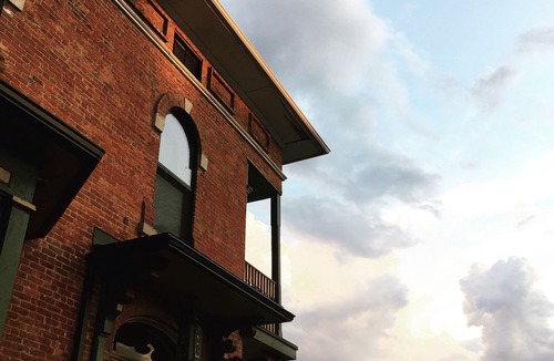 Brush Park Hotel | The Cochrane House Luxury Historic Inn