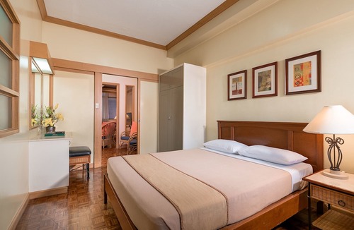 Ermita Night District Hotel | Tropicana Suites