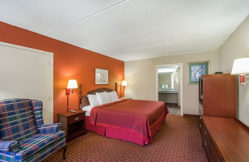 Hurricane Mills Hotel | Days Inn by Wyndham Hurricane Mills