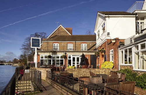 Staines Hotel | Mercure London Staines-Upon-Thames Hotel