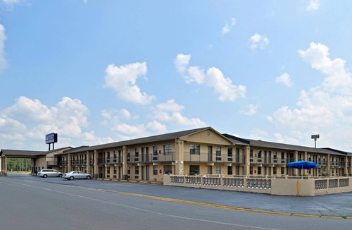 Caddo Valley Hotel | Americas Best Value Inn Arkadelphia