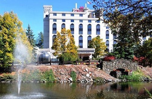 Nashua Hotel | DoubleTree by Hilton Nashua