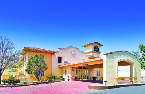 El Paso Hotel | La Quinta Inn by Wyndham El Paso - Airport