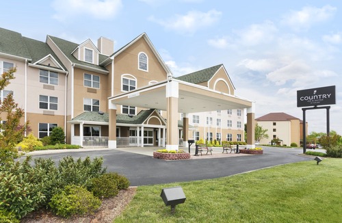 Burlington Hotel | Country Inn & Suites by Radisson, Burlington (Elon), NC